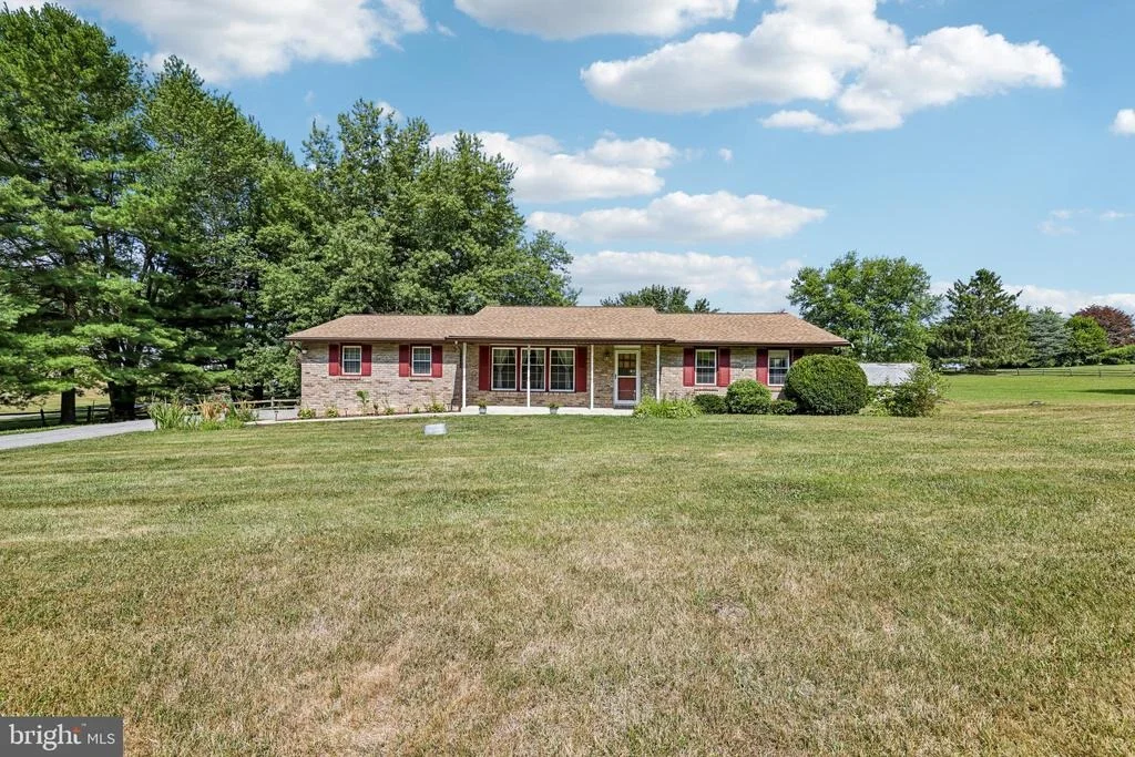 Photo of 304 BLUE GRASS LANE