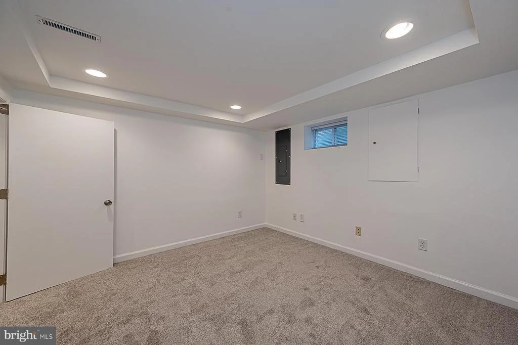 Photo of 8013 TELEGRAPH ROAD