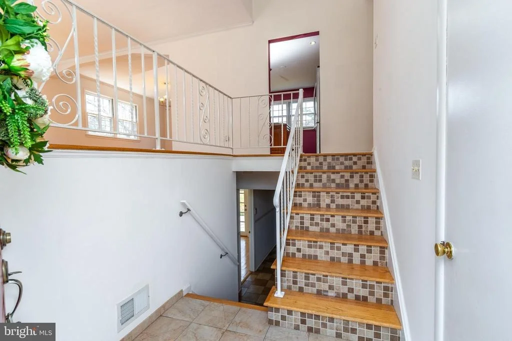 Photo of 6 JEFFREY LANE