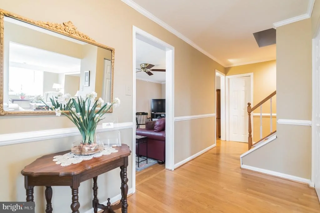 Photo of 8924 ROUNDLEAF WAY