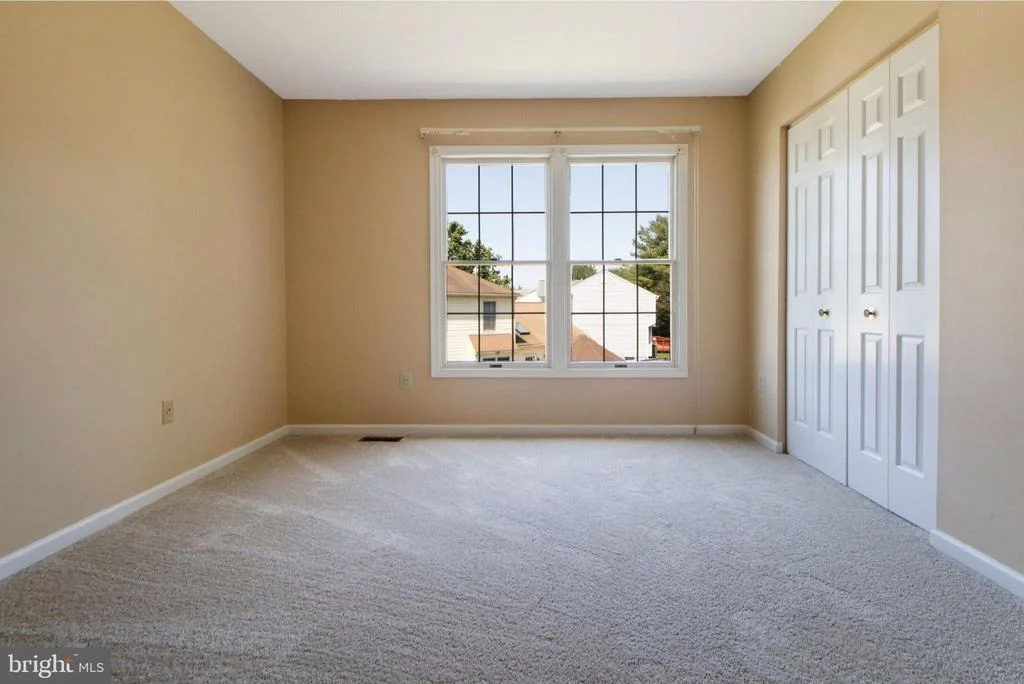 Photo of 1933 AUTUMN RIDGE CIRCLE