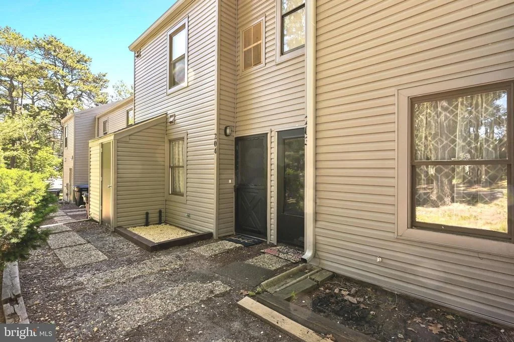 Photo of Unit 204 at 204 BROMLEY ESTATES