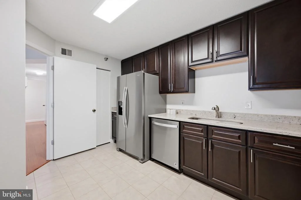 Photo of Unit 4124 at 15100 INTERLACHEN DRIVE