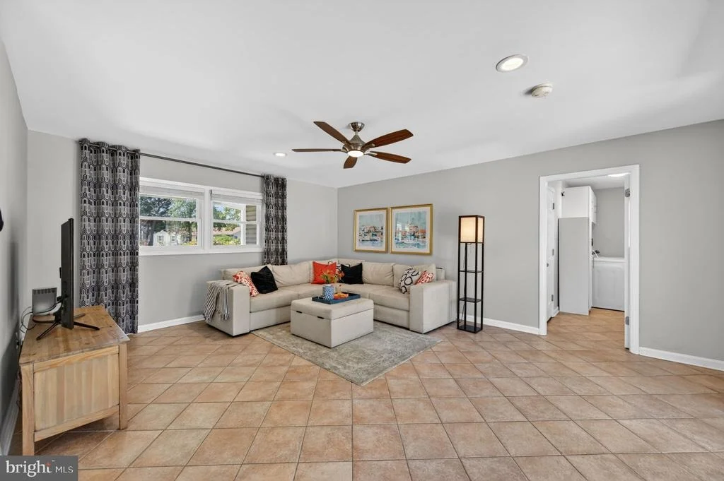Photo of 3905 CARVEL LANE