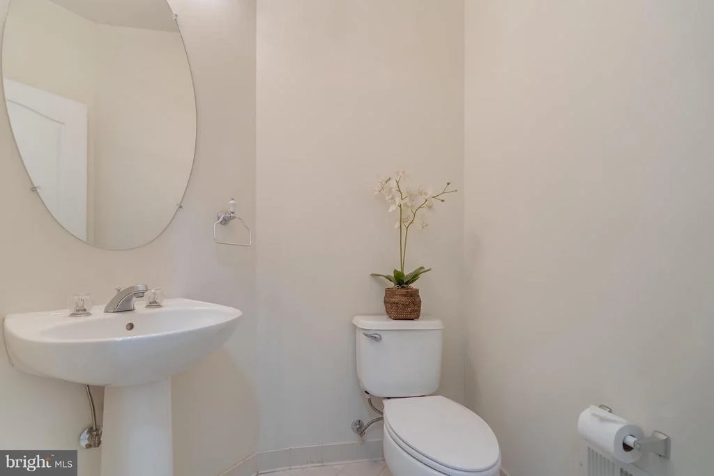 Photo of 25929 QUINLAN STREET