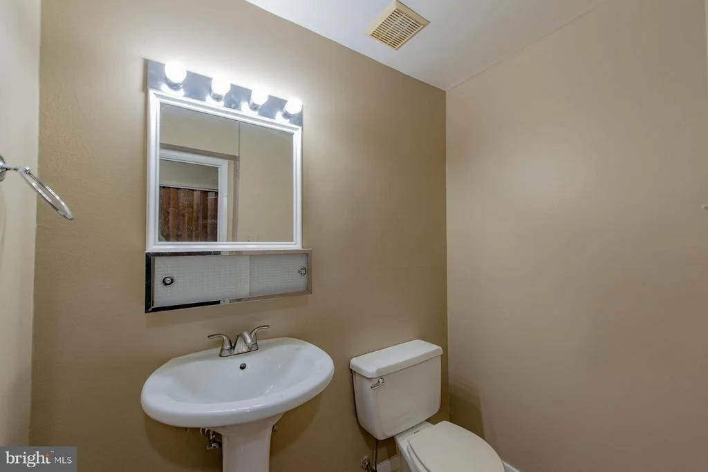 Photo of 9711 WINANDS ROAD
