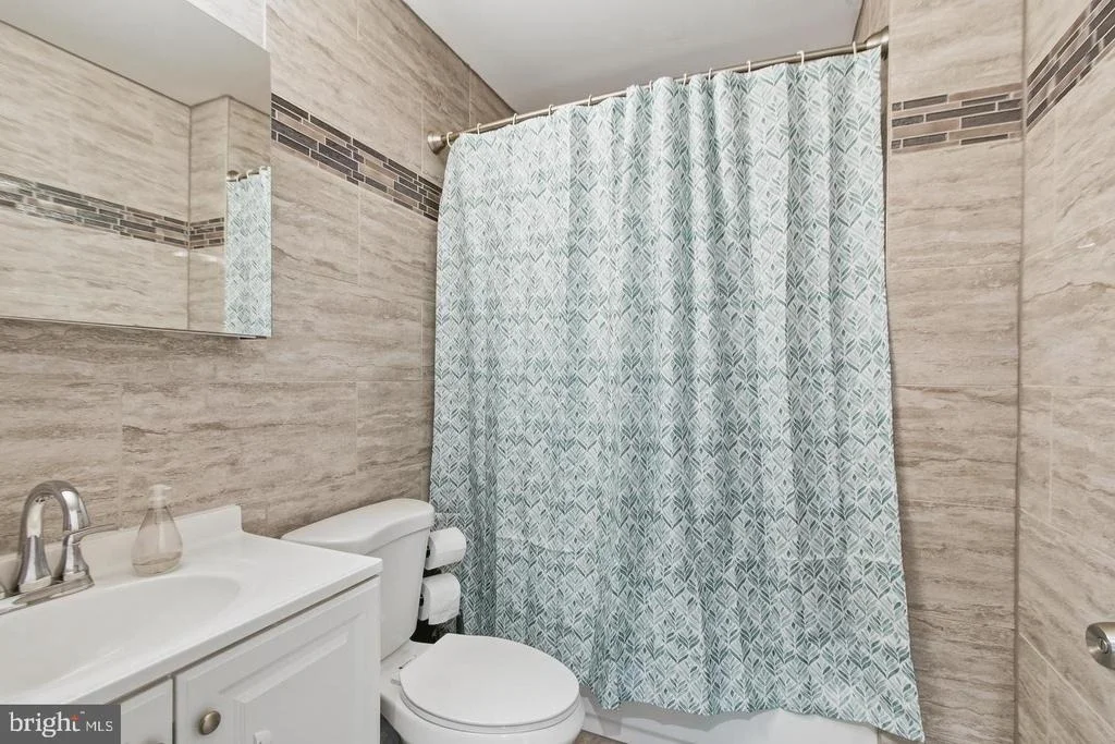 Photo of 1742 LESLIE ROAD