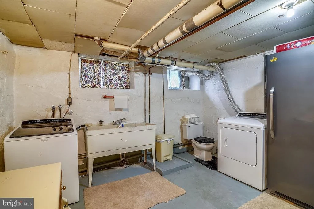 Photo of 200 MEALEY PARKWAY
