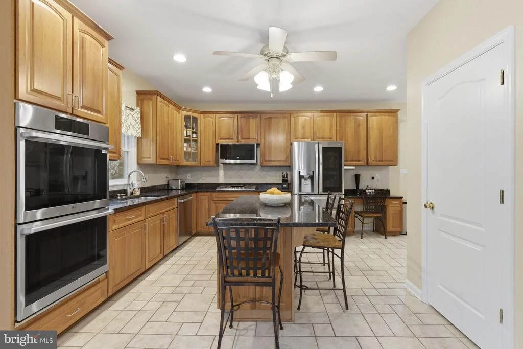 Photo of 922 SIDEHILL DRIVE