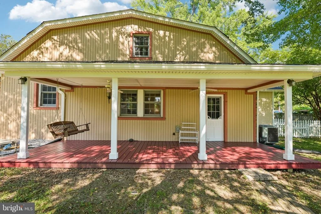 Photo of 8420 LEAF ROAD