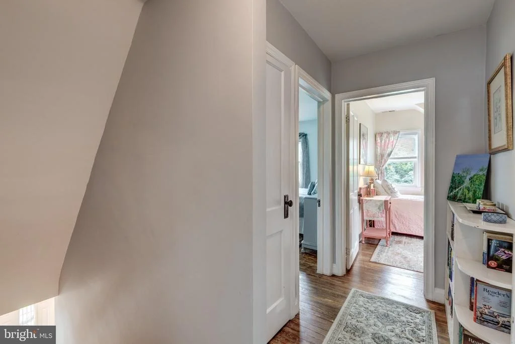 Photo of 701 LONGVIEW AVENUE