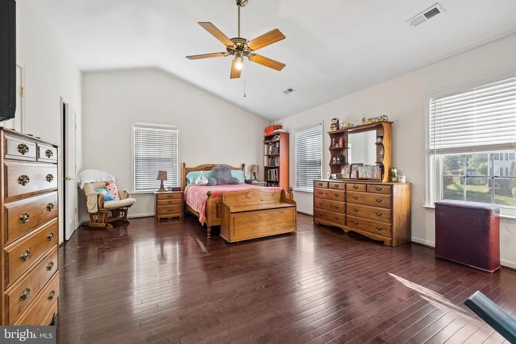 Photo of 17609 OVERLOOK ROAD