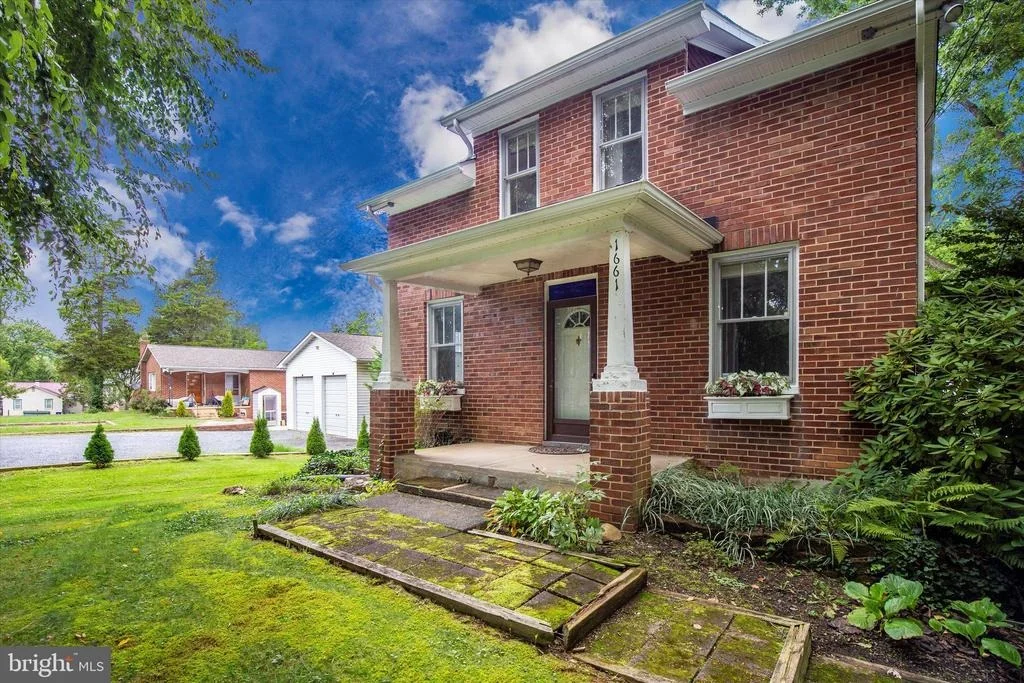 Photo of 1661 SHOOKSTOWN ROAD