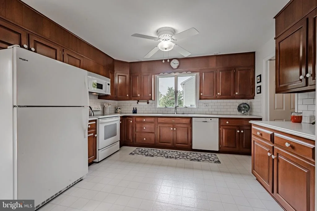 Photo of 49 TENBY CHASE DRIVE