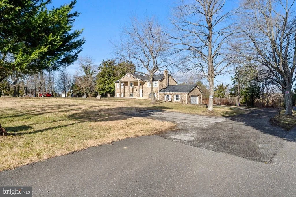 Photo of 10610 LAPLATA ROAD