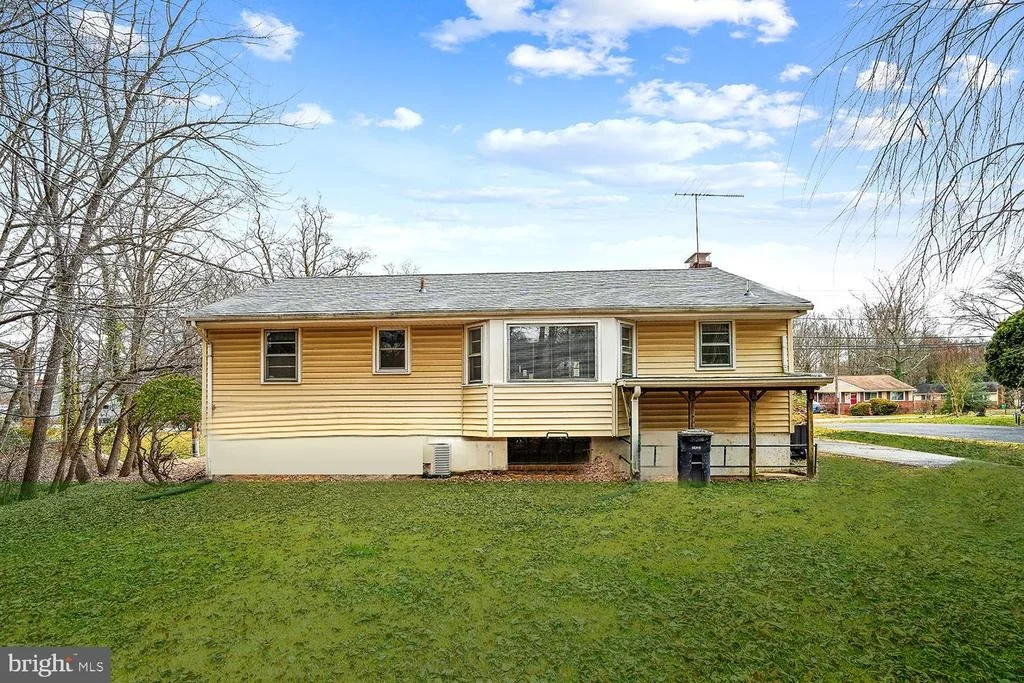Photo of 5906 PARKWAY DRIVE