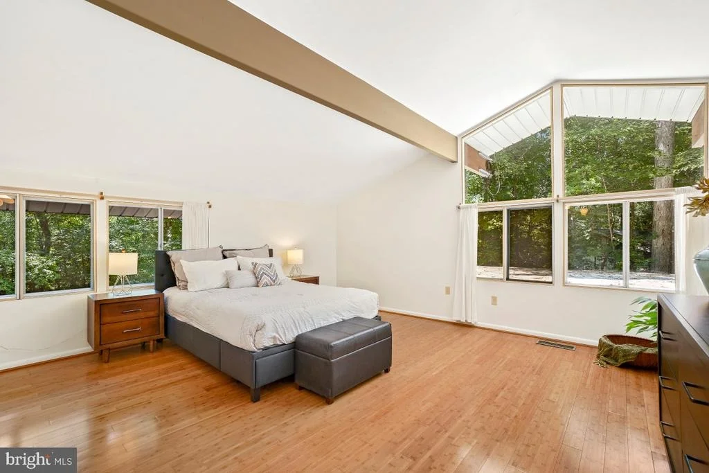 Photo of 8545 PINEWAY COURT