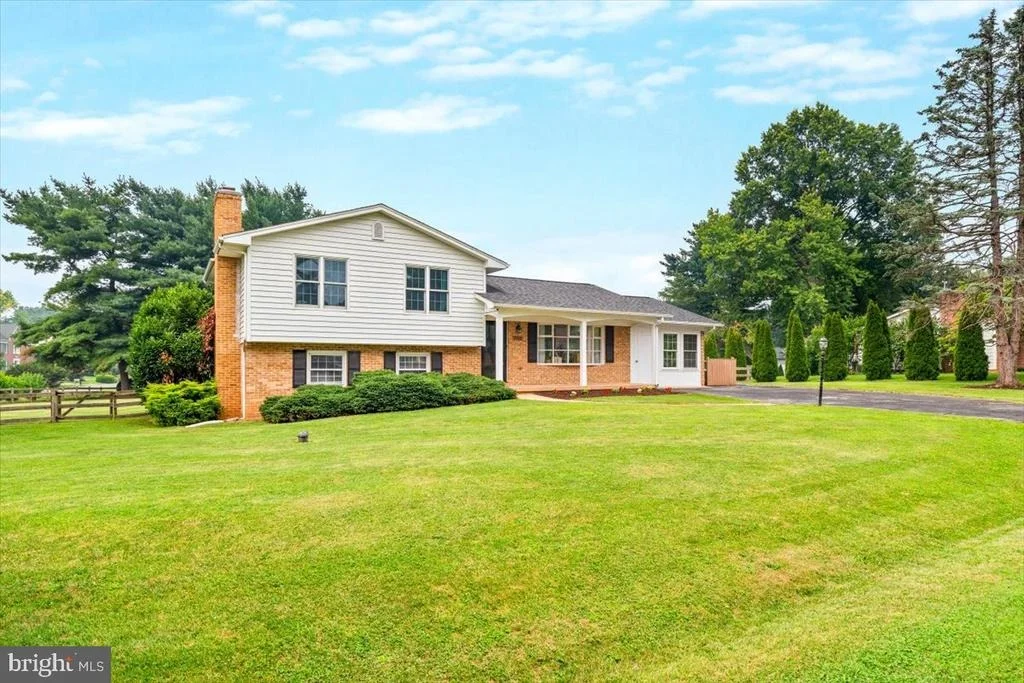 Photo of 7902 JUNIPER DRIVE