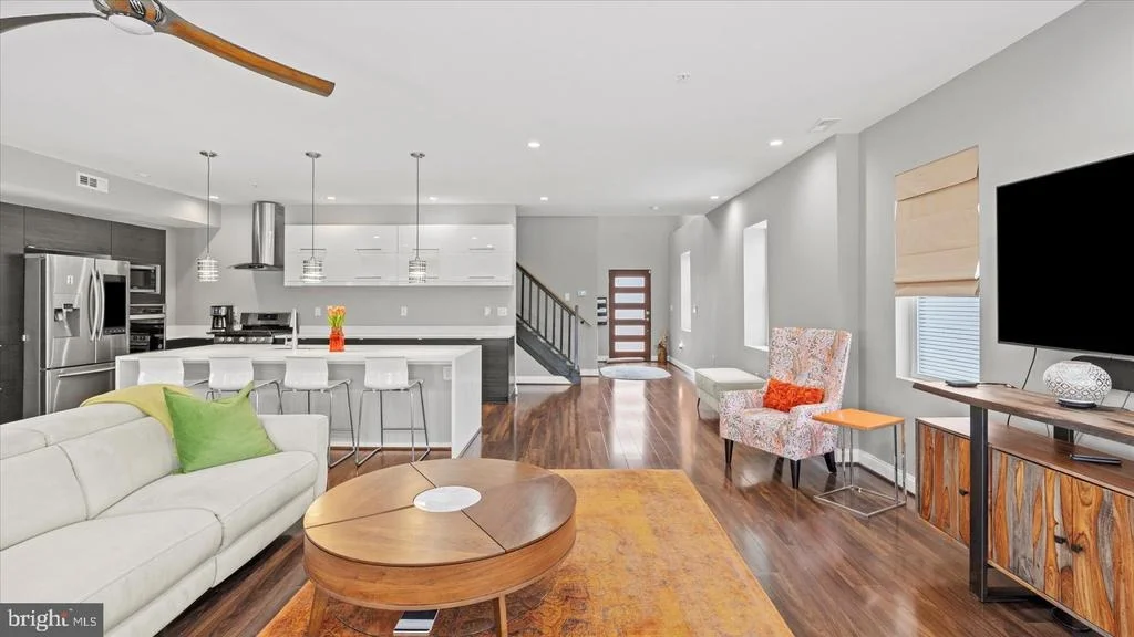Photo of 3145 BAYBRIAR ROAD
