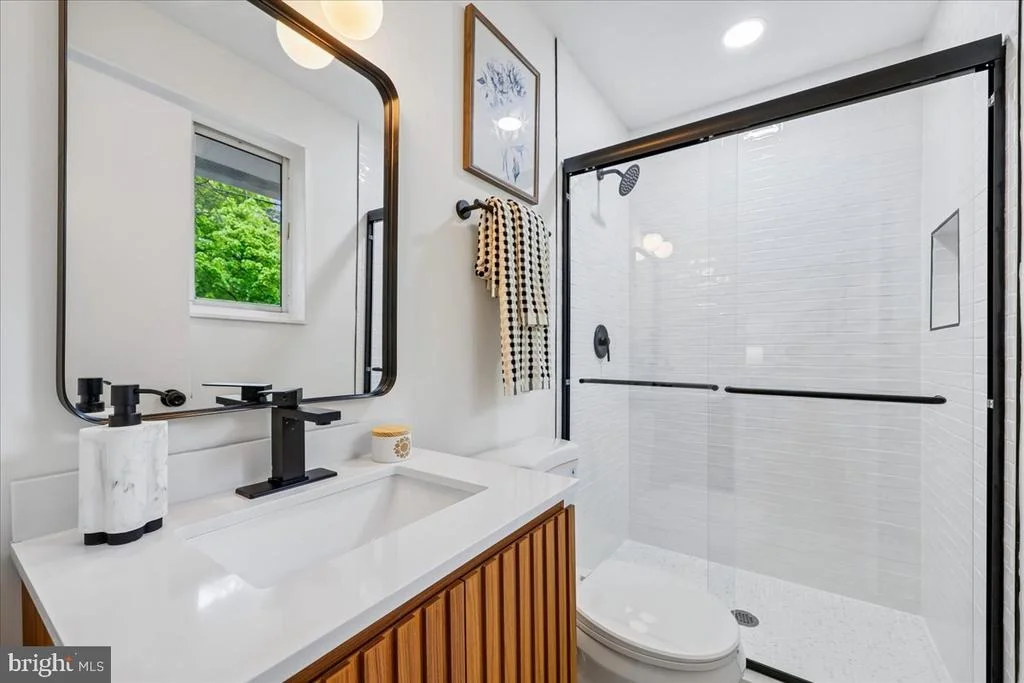 Photo of 1105 LAMBERTON DRIVE