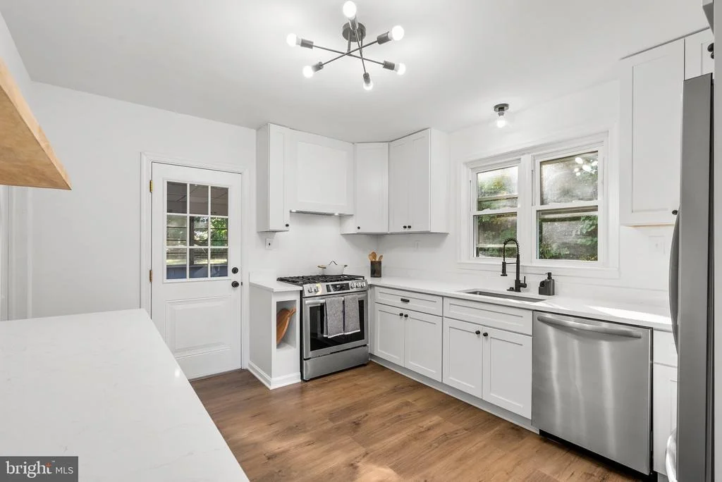 Photo of 531 FOREST VIEW ROAD