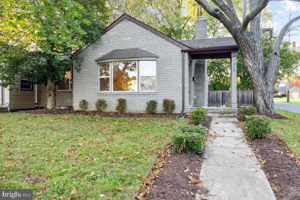 Photo of 819 TRAIL AVENUE