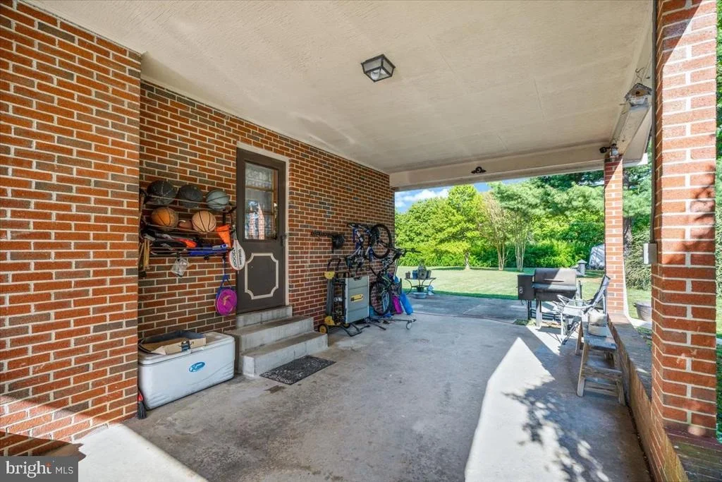 Photo of 8002 SUNNYBROOK COURT