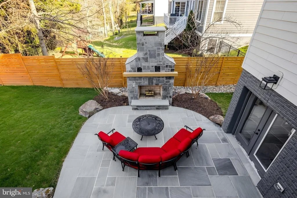 Photo of 1100 BALLS HILL ROAD