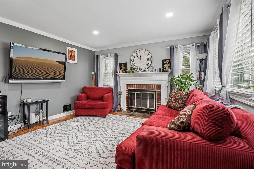 Photo of 150 HAWTHORNE DRIVE