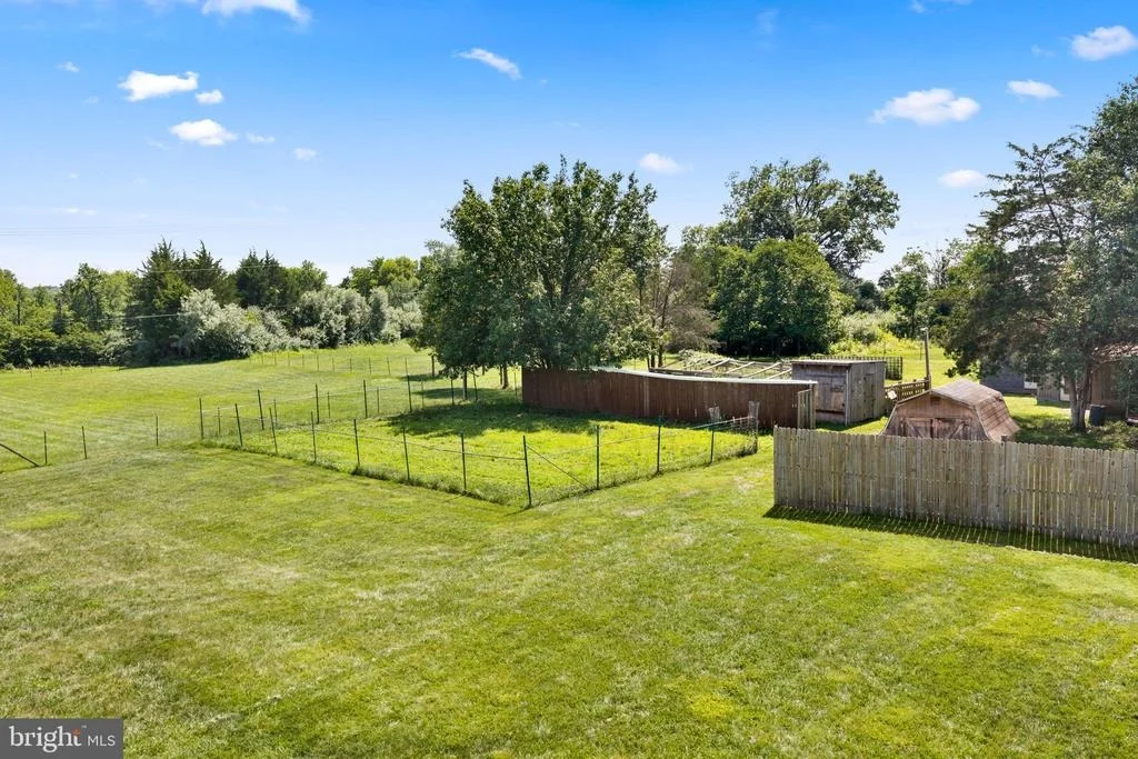Photo of 14917 COMPTON ROAD