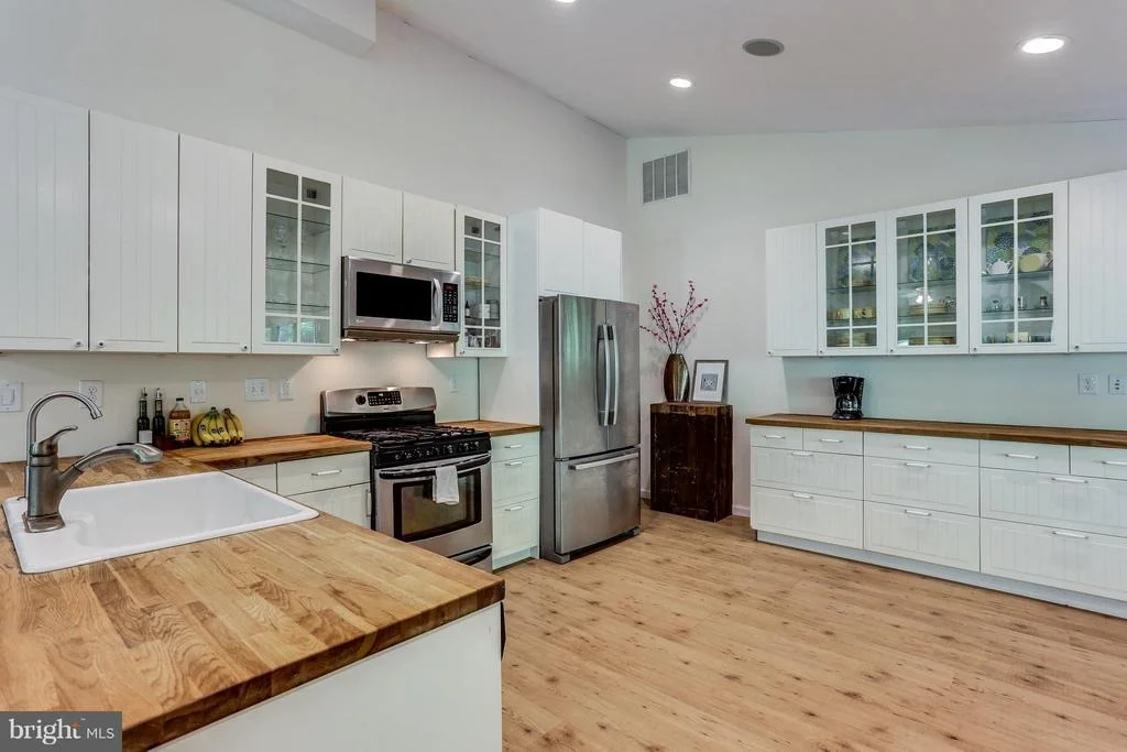 Photo of 828 WARREN ROAD