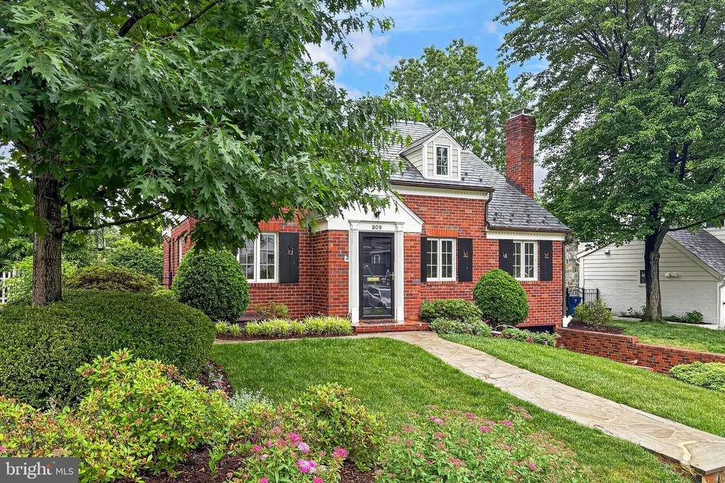 Photo of 809 ENDERBY DRIVE