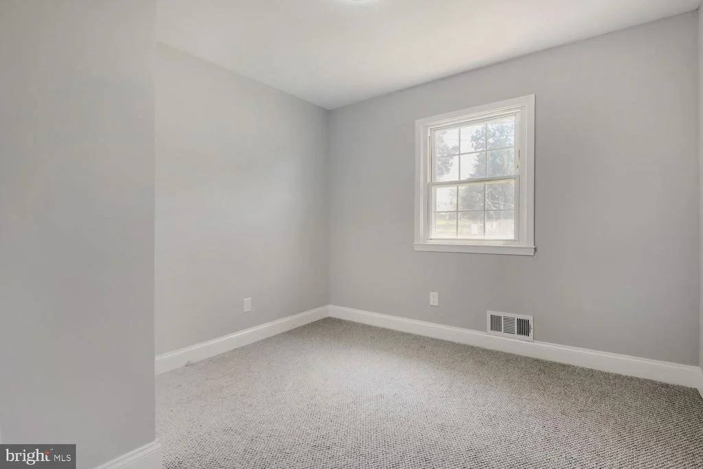 Photo of 696 W MAPLE ROAD