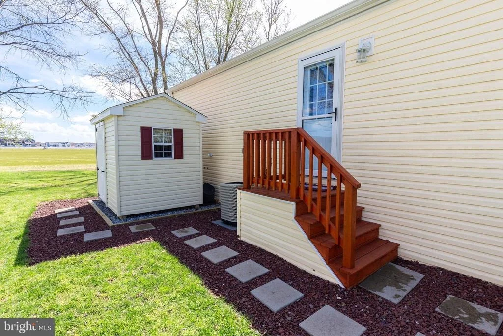 Photo of 31696 SIHAM ROAD