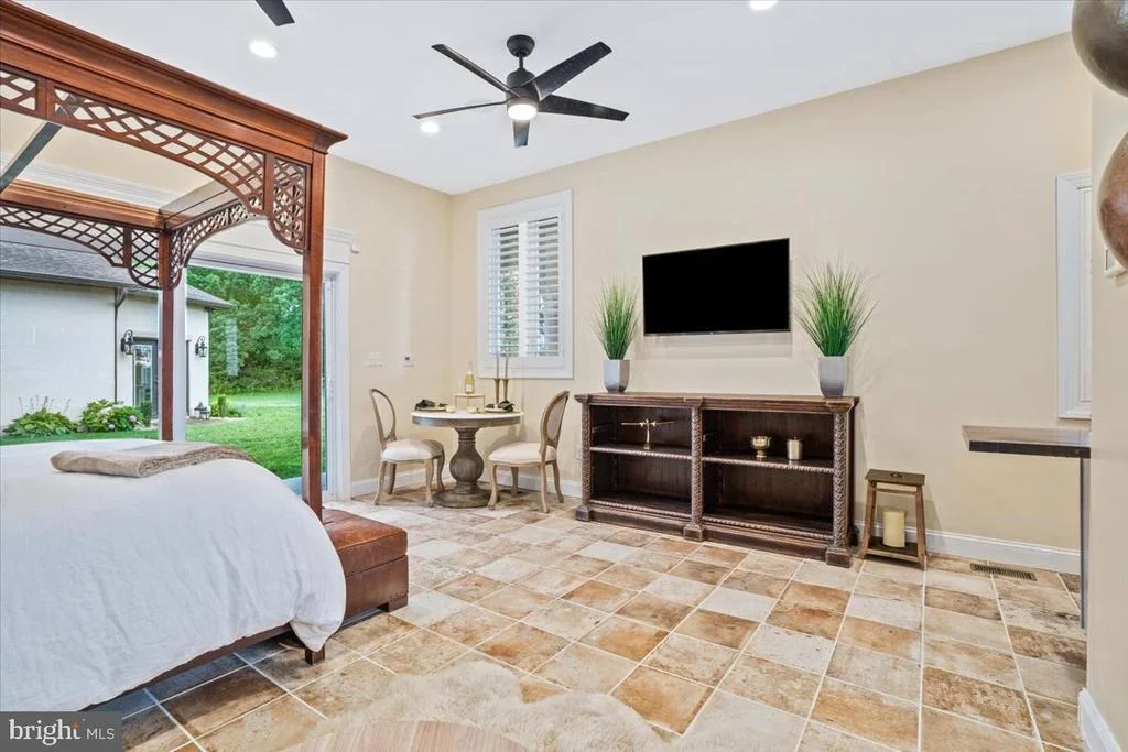Photo of 10110 EASTERDAY COURT
