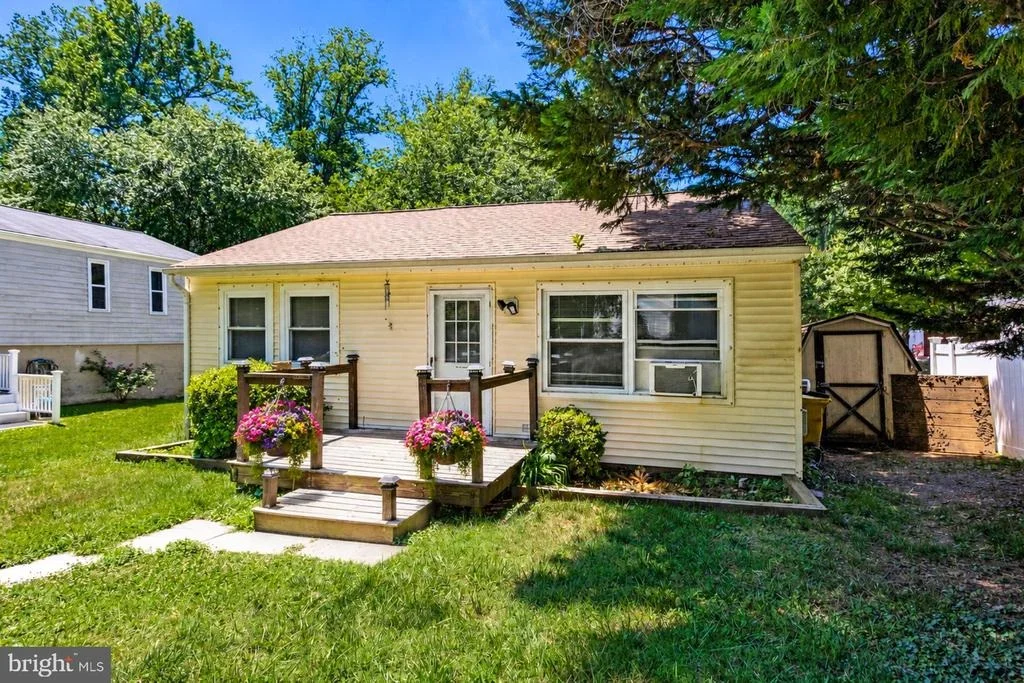 Photo of 906 BUTTONWOOD TRAIL
