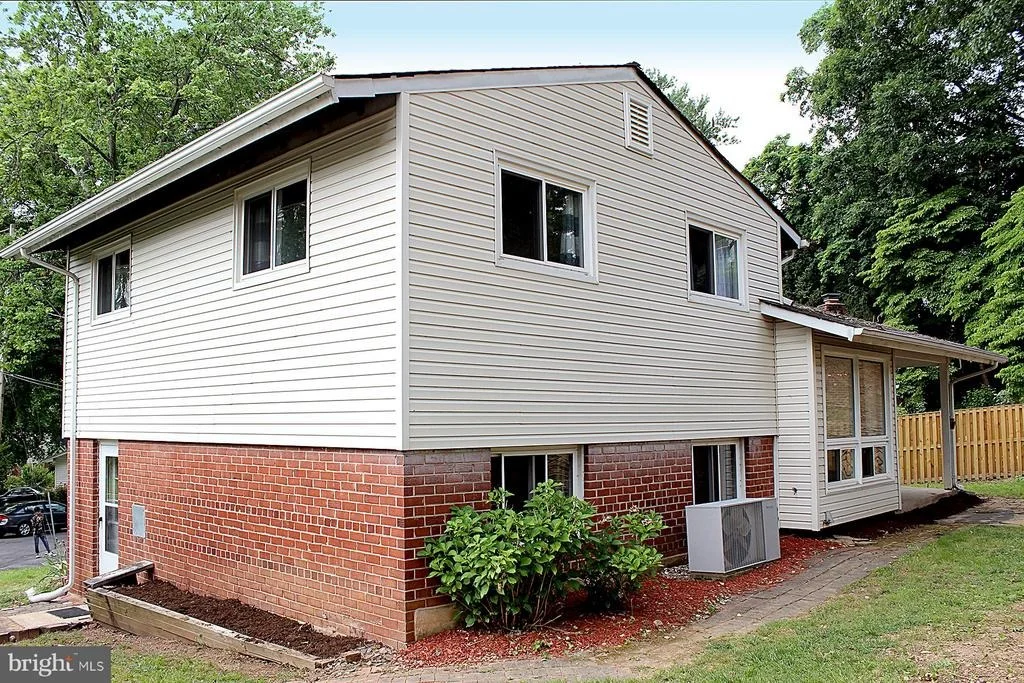 Photo of 4407 MAHAN COURT