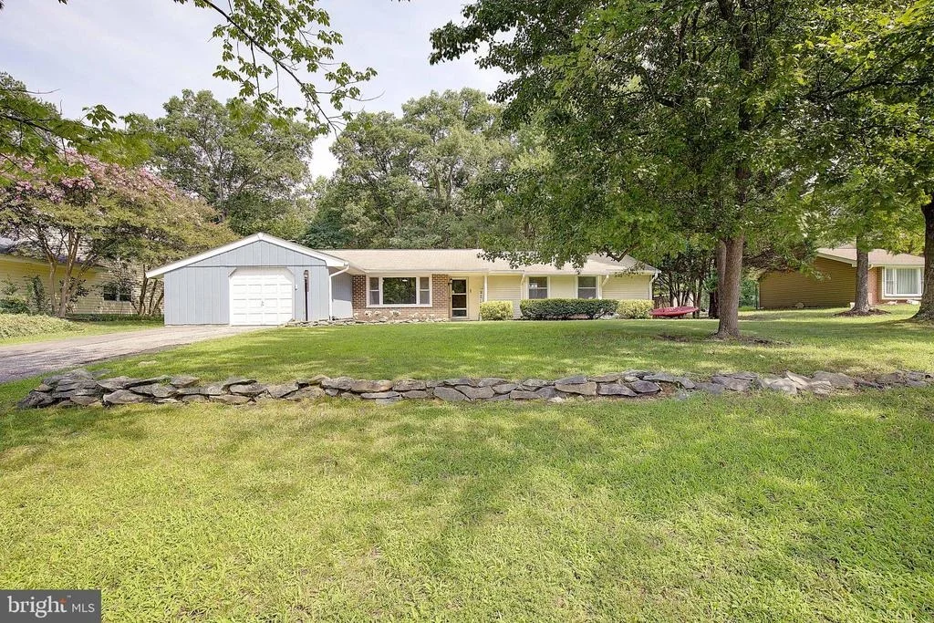 Photo of 2761 PINEWOOD DRIVE