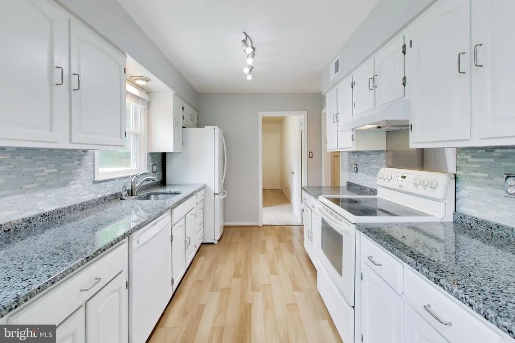 Photo of 5125 KING DAVID BOULEVARD