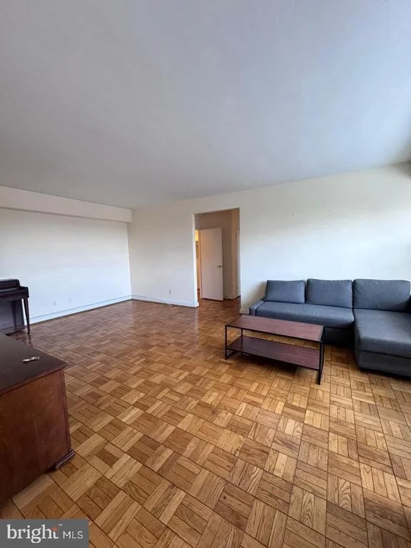 Photo of Unit 708 at 3601 GREENWAY