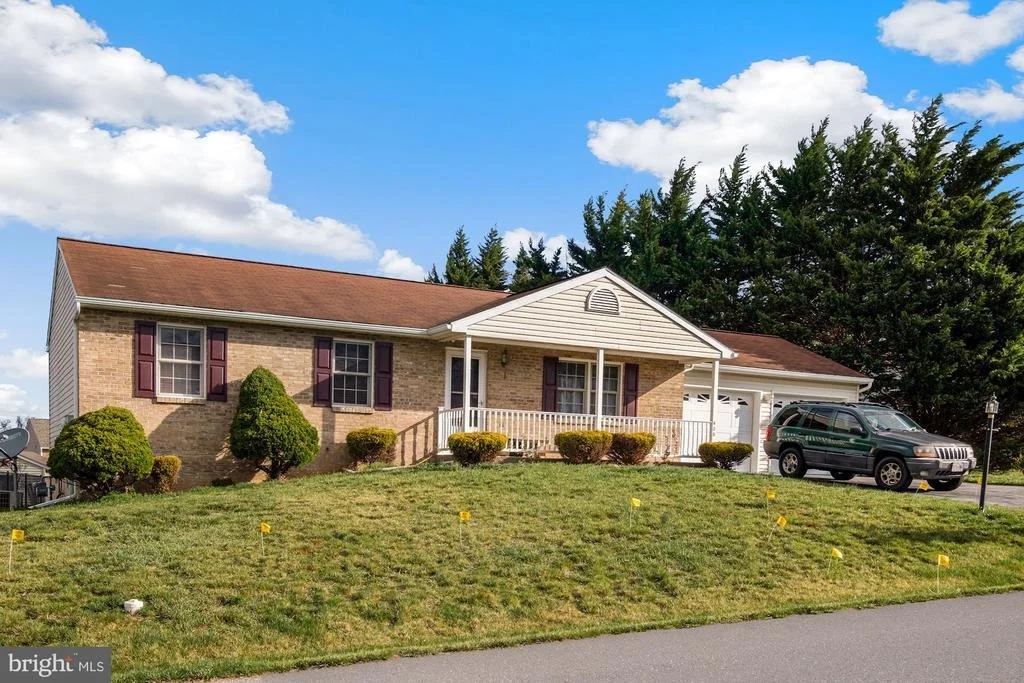 Photo of 425 CHARTRIDGE DRIVE