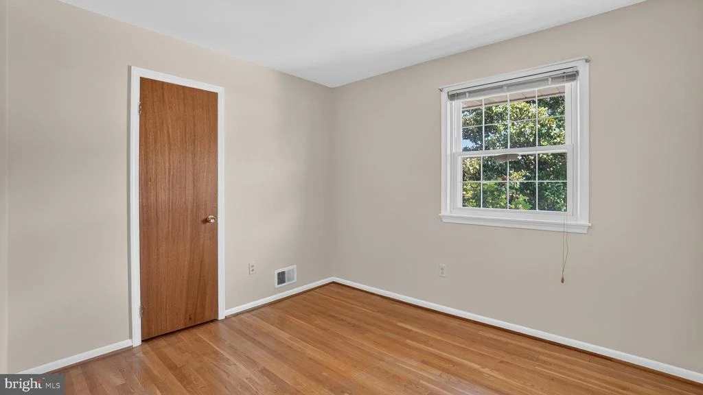 Photo of 3131 CASTLELEIGH ROAD