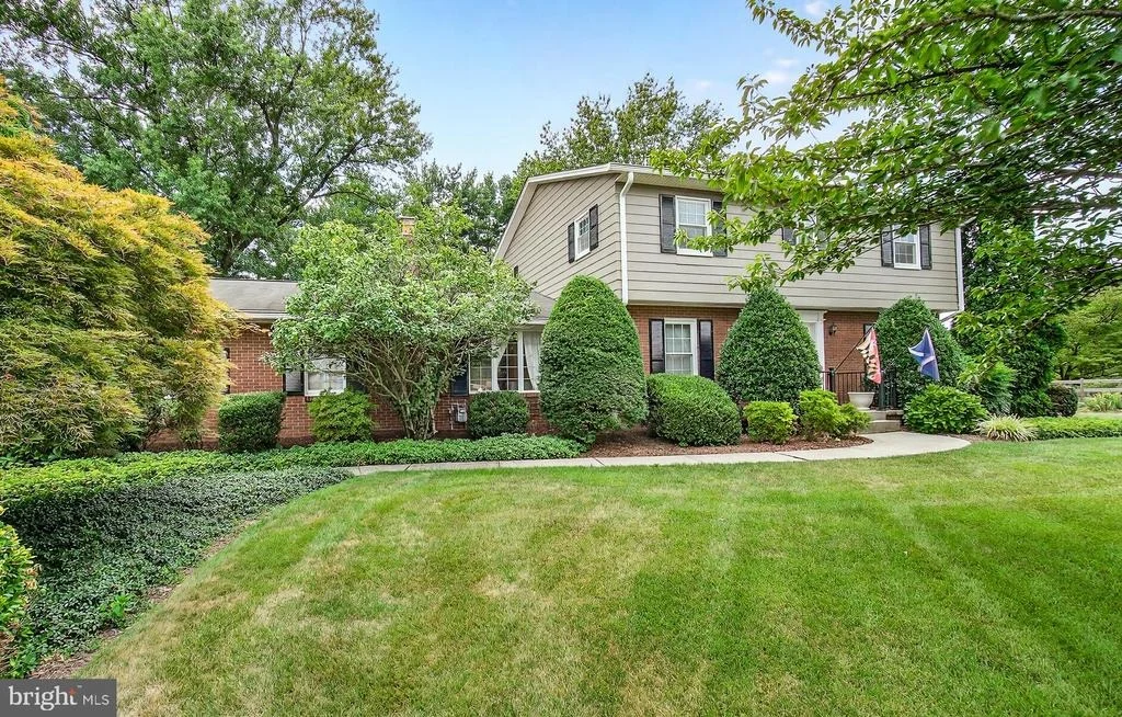 Photo of 8000 GLENDALE COURT