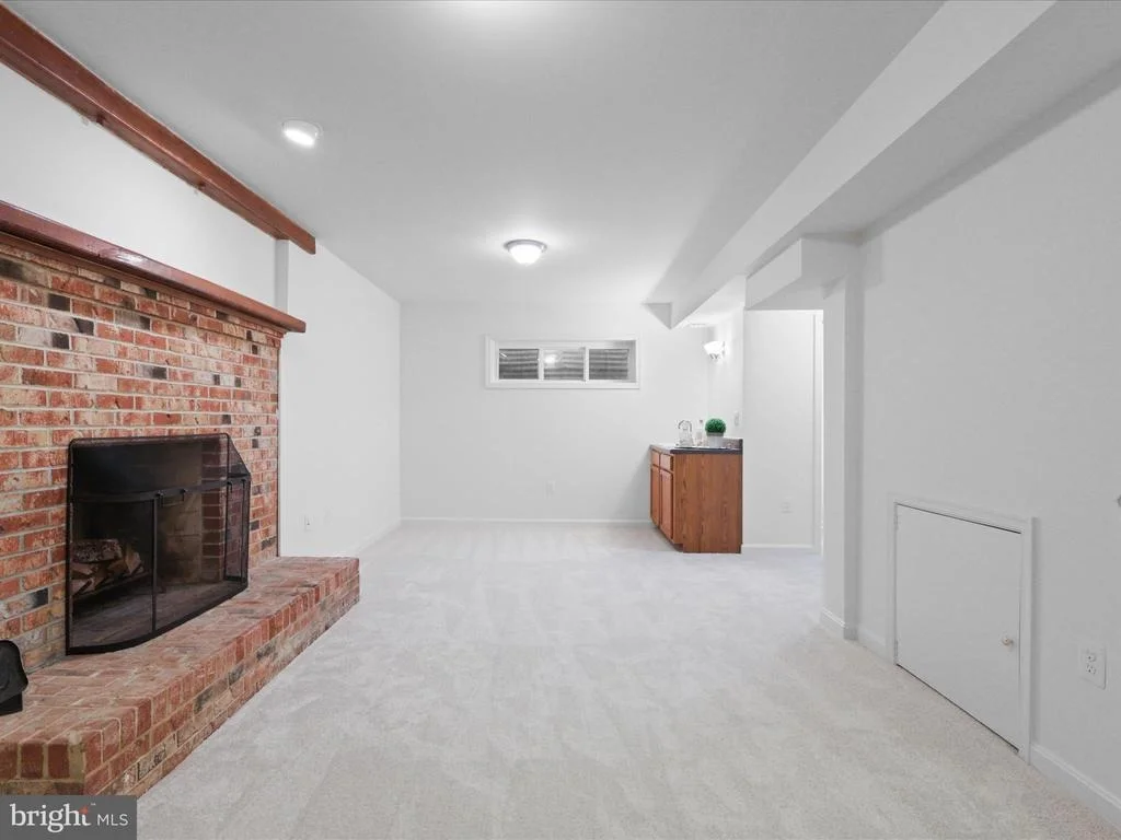 Photo of 8223 TREEBROOKE LANE