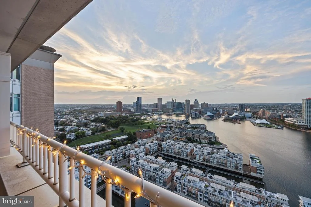 Photo of Unit PH3A3B at 100 HARBORVIEW DRIVE