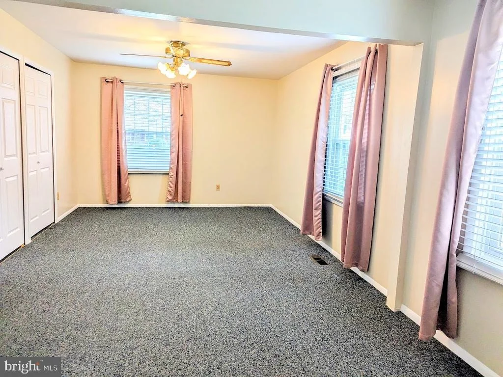 Photo of 910 BARRINGTON DRIVE