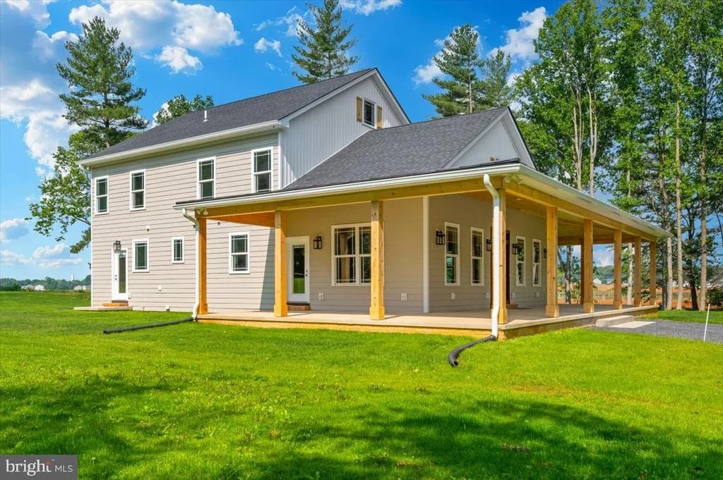Photo of 460 SHADE TREE LANE