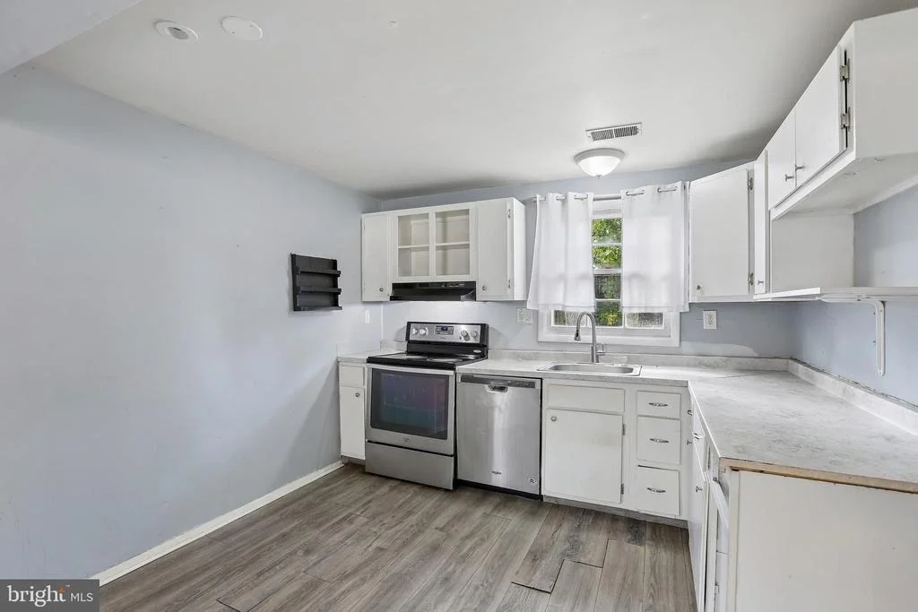 Photo of 720 CHAPELGATE DRIVE