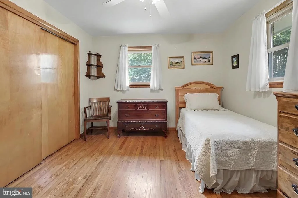 Photo of 2048 BUSTLETON ROAD