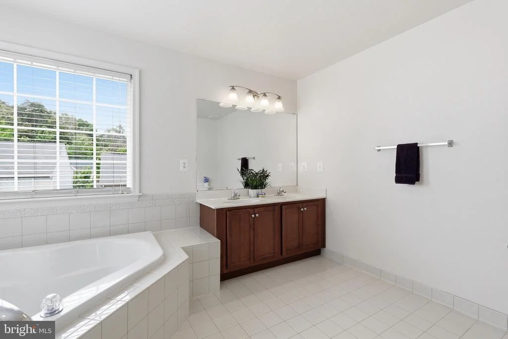 Photo of 17515 MINA LANE